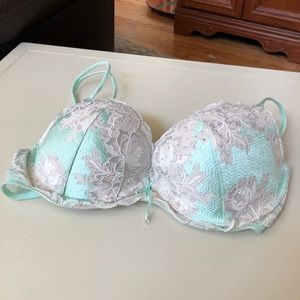Victoria’s Secret Sz 36C Very Sexy Push Up Bra